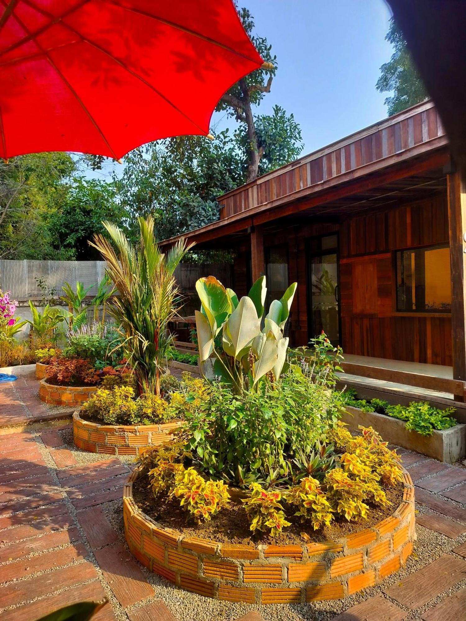 Oldy De Garden Aparthotel Chiang Mai Ngoại thất bức ảnh